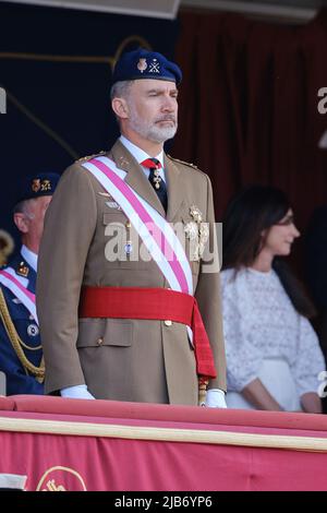 Madrid, Spanien. 03.. Juni 2022. König von Spanien, der spanische König, nimmt an der Flaggenzeremonie der Kaisergarde im Hauptquartier von „El Rey“ in Madrid Teil. Kredit: SOPA Images Limited/Alamy Live Nachrichten Stockfoto