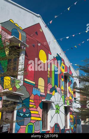 Melaka, Malaysia. 17. August 2017. Farbenfrohe Graffiti an der Seite eines Gebäudes im Jonker Walk-Gebiet von Malacca Malaysia an einem Tag mit blauem Himmel. Stockfoto