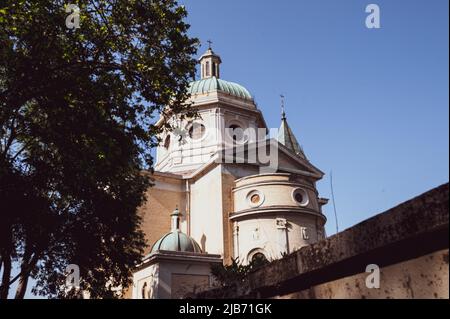 Italien, Den 2. Juni 2022. Die Kirche von Sant'Antonio di Padova im Zentrum von Predappio in der Provinz Forli Cesena in der Emilia Romagna Stockfoto