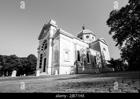 Italien, Den 2. Juni 2022. Die Kirche von Sant'Antonio di Padova im Zentrum von Predappio in der Provinz Forli Cesena in der Emilia Romagna Stockfoto