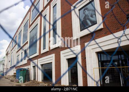 Das neue Gebäude der Tretjakow-Galerie wird am Kadaschewskaja-Damm im Zentrum Moskaus errichtet. Das neue Gebäude soll eine Fortsetzung der alten Tretjakow-Galerie in der Lavruschinsky-Straße sein. Stockfoto