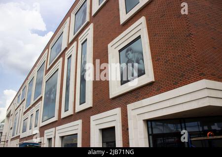 Das neue Gebäude der Tretjakow-Galerie wird am Kadaschewskaja-Damm im Zentrum Moskaus errichtet. Das neue Gebäude soll eine Fortsetzung der alten Tretjakow-Galerie in der Lavruschinsky-Straße sein. Stockfoto