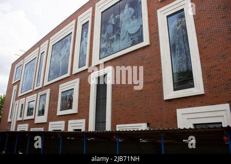 Das neue Gebäude der Tretjakow-Galerie wird am Kadaschewskaja-Damm im Zentrum Moskaus errichtet. Das neue Gebäude soll eine Fortsetzung der alten Tretjakow-Galerie in der Lavruschinsky-Straße sein. Stockfoto