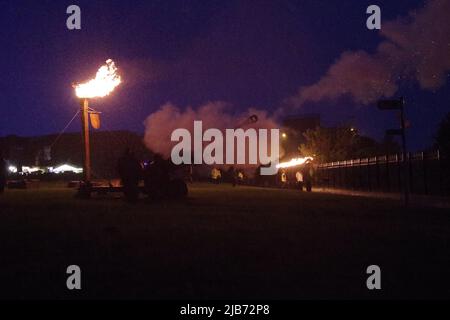 Wallsend, England, 2. Juni 2022. Das 101. Regiment Royal Artillery feuerte eine 105mm Kanone, um das Ende des förmlichen Verfahrens während des Platin-Jubiläums der Königin im römischen Fort Segedunum anzukündigen. Quelle: Colin Edwards Stockfoto