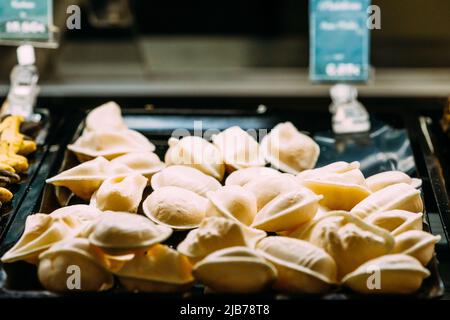 Traditionelle portugiesische Süßigkeit namens Ovos moles de Aveiro Stockfoto