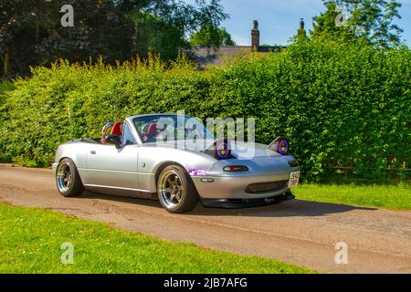 1992 90er Jahre MAZDA Miata MX-5I SE, 1597 ccm, leichter, mit 5 Gängen versehener Roadster-Cabriolet für zwei Passagiere, der zum Leyland Festival in Worden Park Motor Village eintrifft Stockfoto