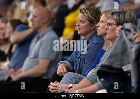 Kim Clijsters nimmt am Freitag, 03. Juni 2022, an einem Basketballspiel zwischen Kangoeroes Basket Mechelen (Belgien) und Donar Groningen (Niederlande) in Mechelen Teil, dem Rückspiel im Viertelfinale der Basketball-Meisterschaft der ersten Liga der BNXT. BELGA FOTO JOHAN EYCKENS Kredit: Belga Nachrichtenagentur/Alamy Live News Stockfoto