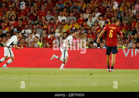 Sevilla, Spanien. 2.. Juni 2022. Ricardo Horta (POR) Fußball/Fußball : Horta feiern nach seinem Tor während der UEFA Nations League Gruppenphase für das letzte Turnier Gruppe A2 Matchday 1 zwischen Spanien 1-1 Portugal im Estadio Benito Villamarin in Sevilla, Spanien . Quelle: Mutsu Kawamori/AFLO/Alamy Live News Stockfoto