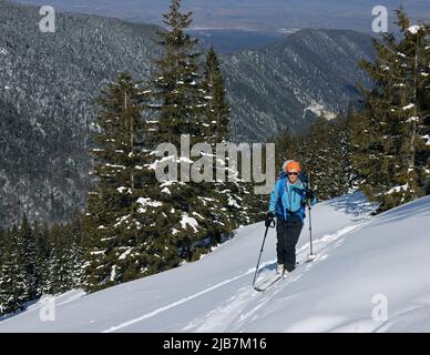 Skitouren in den Siebenbürgischen Alpen, Fagaras-Bergen, Rumänien, Europa Stockfoto