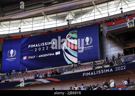 Foto LaPresse - Fabio Ferrari01 Giugno 2022 Londra, Gran Bretagna Sport Calcio Italia vs Argentina - FINALISSIMA 2022 - Finale Coppa dei Campioni CONMEBOL-UEFA - Stadio Wembley di Londra. Nella foto: Maxischermo Photo LaPresse - Fabio Ferrari 01. Juni 2022 London, Großbritannien Sportfußball Italien gegen Argentinien - Finale Coppa dei Campioni CONMEBOL-UEFA - Wembley Stadium of Londra. Im Bild: maxi-Screen Stockfoto