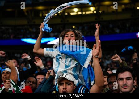 Foto LaPresse - Fabio Ferrari01 Giugno 2022 Londra, Gran Bretagna Sport Calcio Italia vs Argentina - FINALISSIMA 2022 - Finale Coppa dei Campioni CONMEBOL-UEFA - Stadio Wembley di Londra. Nella foto:tifosi Photo LaPresse - Fabio Ferrari 01. Juni 2022 London, Großbritannien Sportfußball Italien gegen Argentinien - Finale Coppa dei Campioni CONMEBOL-UEFA - Wembley Stadium of Londra. Im Bild:Supporter Stockfoto