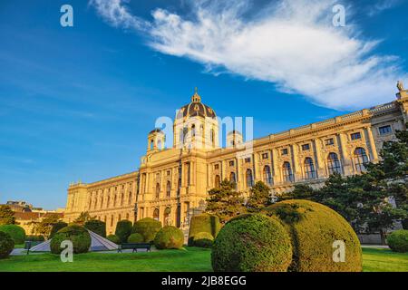 Skyline von Wien Österreich am Maria-Theresien-Platz Stockfoto