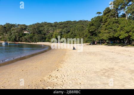 Balmoral Beach in der Gegend von Mosman in Sydney an einem sonnigen Wintertag, Sydney, NSW, Australien Stockfoto