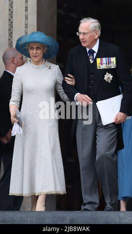 London, UK 3. June, 2022 : Prinz Richard, Duke of Gloucester und Birgitte, Herzogin von Gloucester, nehmen an einem Dankgottsdienst für Königin Elizabeth II. Teil, um ihr Platin-Jubiläum in der St. Paul's Cathedral in London zu feiern. Quelle: James Boardman/Alamy Live News Stockfoto