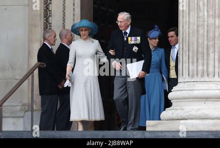 London, UK 3. June, 2022 : Prinz Richard, Duke of Gloucester und Birgitte, Herzogin von Gloucester, nehmen an einem Dankgottsdienst für Königin Elizabeth II. Teil, um ihr Platin-Jubiläum in der St. Paul's Cathedral in London zu feiern. Quelle: James Boardman/Alamy Live News Stockfoto