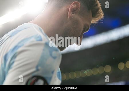 Lionel Messi (c) aus Argentinien reagiert während des Spiels Italien gegen Argentinien - Finalissima 2022 im Wembley-Stadion am 1. Juni 2022 in London, England.(MB Media) Stockfoto