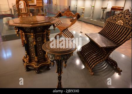 ISTANBUL, TÜRKEI - Januar 2022: Dolmabahce Palace interior - furniture Stockfoto