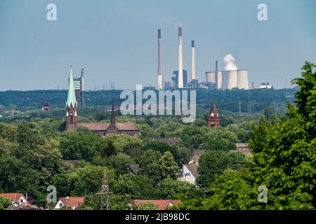 Aussichtspunkt der Essener Aussichten, einer von 30 Punkten mit einem weitreichenden Blick in die Stadt, hier auf dem Hallo-Friedhof, Blick Richtung Norden, über Altenessen Stockfoto