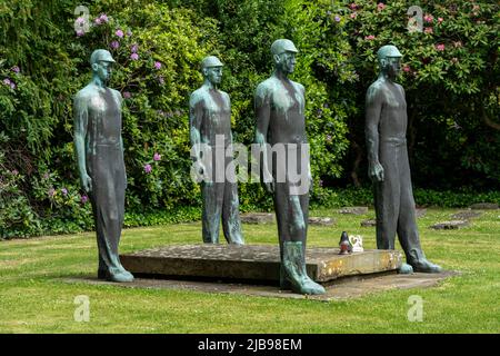 Rotthauser Friedhof in Gelsenkirchen, Gedenkstätte und Begräbnisstätte der Opfer des Bergbauunfalls vom 20. Mai 1950 an der Kolonie Dahlbusch, mit Stockfoto