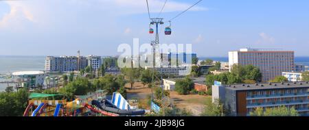 September 14 2021 - Constanta in Rumänien: Blick von der Gondel für Touristen über eine Mamaia, einem beliebten Ferienort Stockfoto