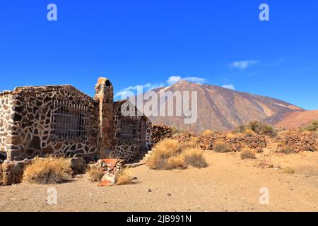 Ehemaliges Sanatorium in den canadas von teneriffa, im Nationalpark teide Vulkan Stockfoto