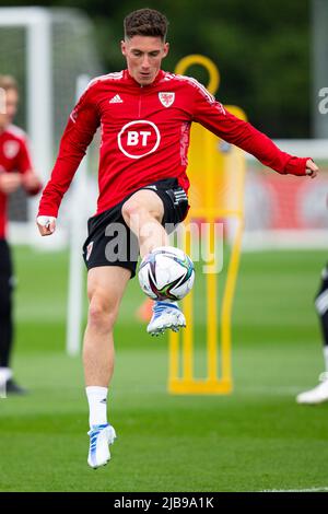 Hensol, Großbritannien. 04.. Juni 2022. Harry Wilson aus Wales im Training. Wales MD1 Training Session im Wale Resort am 4.. Juni 2022 vor dem FIFA World Cup Play Off Finale 2022 gegen die Ukraine. Quelle: Lewis Mitchell/Alamy Live News Stockfoto