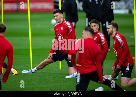 Hensol, Großbritannien. 04.. Juni 2022. Kieffer Moore aus Wales in der Ausbildung. Wales MD1 Training Session im Wale Resort am 4.. Juni 2022 vor dem FIFA World Cup Play Off Finale 2022 gegen die Ukraine. Quelle: Lewis Mitchell/Alamy Live News Stockfoto