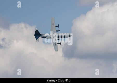 Tokio, Japan. 22.. Mai 2022. Ein C130J mit dem US Air Force 374. Air Wing, der in der Nähe des Yokota Airbase, Fussa, fliegt. (Foto von Damon Coulter/SOPA Images/Sipa USA) Quelle: SIPA USA/Alamy Live News Stockfoto