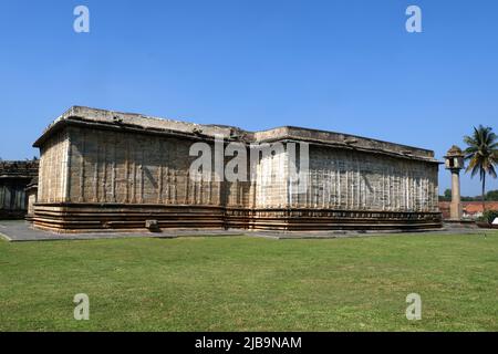 Schöner Basadi Halli Jain Vijaya Adinatha Tempel, in der Nähe von Hoysaleswara Tempel, Halebidu, Hassan, Karnataka, Indien Stockfoto