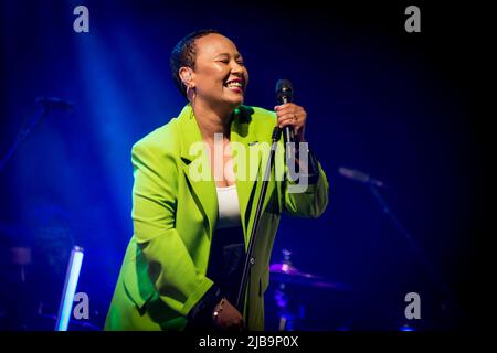 3. Juni 2022, Mailand, Mailand, Italien: Emeli SandÃ© tritt in Santeria Toscana in Mailand auf. (Bild: © Pamela Rovaris/Pacific Press via ZUMA Press Wire) Stockfoto