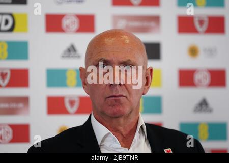 Ian Hughes, Head of Public Affairs der Wales FA, während einer Pressekonferenz im Cardiff City Stadium, Cardiff. Bilddatum: Samstag, 4. Juni 2022. Stockfoto