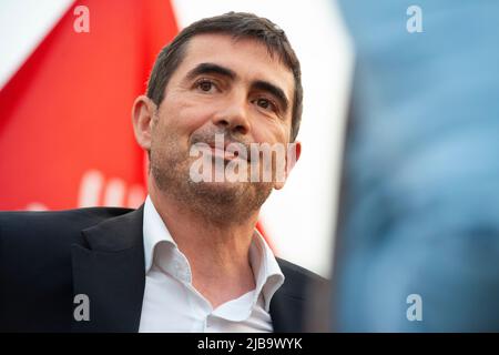 03/06/2022- Italien, Lombardei, Crema, Nicola Fratoianni Sekretär der Partei Sinistra Italiana, zur Unterstützung des Bürgermeisterkandidaten Stockfoto