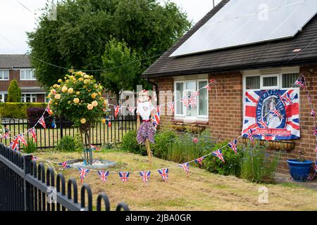 Derby, Großbritannien, 04/06/2022, Dekorationen und Straßenfeste können in Derby gesehen werden, um das Queens Platinum Jubilee zu feiern Stockfoto