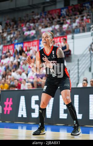 Lyon, Frankreich. 04.. Juni 2022. Kristen Mann (44 Bourges) während des LFB Play-offs letzten dritten Spiels zwischen Lyon und Bourges in der Mado Bonnet Arena in Lyon, Frankreich. Lyubomir Domozetski/SPP Credit: SPP Sport Press Photo. /Alamy Live News Stockfoto