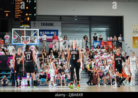 Lyon, Frankreich. 04.. Juni 2022. Iliana Rupert (12 Bourges) während der LFB Play-offs im dritten Spiel zwischen Lyon und Bourges in der Mado Bonnet Arena in Lyon, Frankreich. Lyubomir Domozetski/SPP Credit: SPP Sport Press Photo. /Alamy Live News Stockfoto