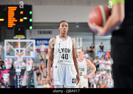 Lyon, Frankreich. 04.. Juni 2022. Kayla Alexander (40 Lyon) während des LFB Play-offs-Finales drittes Spiel zwischen Lyon und Bourges in der Mado Bonnet Arena in Lyon, Frankreich. Lyubomir Domozetski/SPP Credit: SPP Sport Press Photo. /Alamy Live News Stockfoto