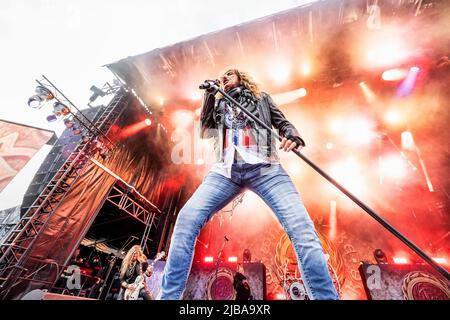 Hamer, Norwegen. 02., Juni 2022. Die englische Rockband Whitesnake spielt ein Live-Konzert im Vikingeskipet in Hamar. Hier ist Sänger David Coverdale live auf der Bühne zu sehen. (Foto: Gonzales Photo - Terje Dokken). Stockfoto