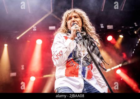 Hamer, Norwegen. 02., Juni 2022. Die englische Rockband Whitesnake spielt ein Live-Konzert im Vikingeskipet in Hamar. Hier ist Sänger David Coverdale live auf der Bühne zu sehen. (Foto: Gonzales Photo - Terje Dokken). Stockfoto