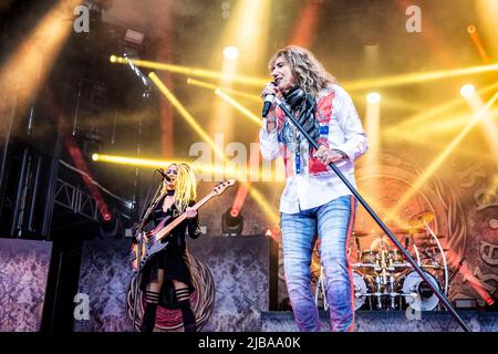 Hamer, Norwegen. 02., Juni 2022. Die englische Rockband Whitesnake spielt ein Live-Konzert im Vikingeskipet in Hamar. Hier ist Sänger David Coverdale live auf der Bühne zu sehen. (Foto: Gonzales Photo - Terje Dokken). Stockfoto