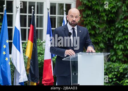 4. Juni 2022, Breslau, Polen: 04 2022. Juni Breslau Polen. Verpreise sie. Jan Nowak JezioraÅ„Ski für die Gedenkstätte der Internationalen Assoziation aus Russland. Memorial befasst sich mit der historischen Forschung und der Verbreitung von Wissen über die Opfer sowjetischer Repression, insbesondere während der stalinistischen Zeit, sowie dem Schutz der Menschenrechte in den Ländern der ehemaligen UdSSR. Der Verein wird von den russischen Behörden unterdrückt. Am 28. Dezember 2021 erließ der Oberste Gerichtshof Russlands ein Urteil, in dem die Schließung des Vereins angeordnet wurde. (Bild: © Krzysztof Kaniewski/ZUMA Pres Stockfoto