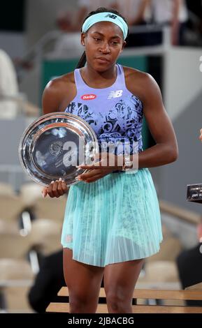 Finalistin Coco Gauff aus den USA bei der Siegerehrung der Frauen am 14. Tag von Roland-Garros 2022, French Open 2022, zweites Grand Slam Tennisturnier der Saison am 4. Juni 2022 im Roland-Garros-Stadion in Paris, Frankreich - Foto Jean Catuffe / DPPI Stockfoto