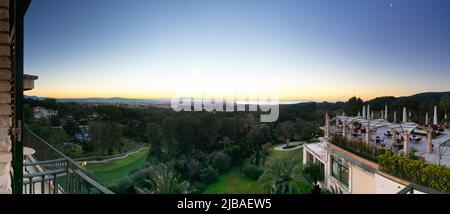 Palma de Mallorca Golf Resort mit Panoramablick auf den Hafen - Europäische Strandurlaubsziele Stockfoto