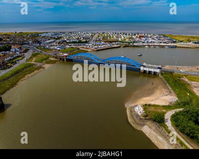 Luftaufnahmen von Rhyl Harbour und Sea Front Stockfoto