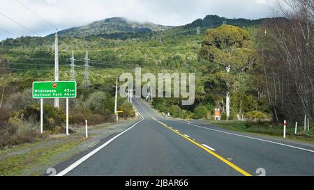 Der Volcanic Loop Highway, eine malerische Nebenstraße durch den Tongariro National Park, Neuseeland Stockfoto