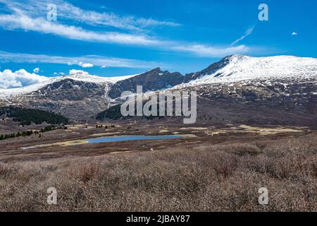 Mehrere Ansichten des Sawtooth Ridge zwischen Mt. Evans und Bierstadt sind vom Wanderweg auf den Mt. Bierstadt, das sind 2 der 14teeners in Colorado. Stockfoto