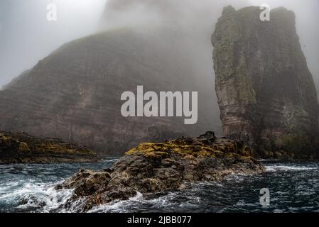 Vestmanna imposante Klippen, Streymoy Island, Färöer Inseln Stockfoto