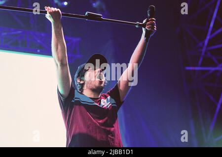 Rom, Italien. 27.. Juni 2019. Edoardo D'Erme, besser bekannt als Kalkutta, tritt auf der Bühne für Rock in Roma im Ippodromo delle Capannelle in Rom auf. (Foto von Valeria Magri/SOPA Images/Sipa USA) Quelle: SIPA USA/Alamy Live News Stockfoto