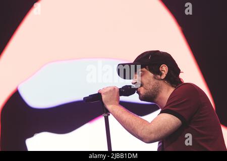 Rom, Italien. 27.. Juni 2019. Edoardo D'Erme, besser bekannt als Kalkutta, tritt auf der Bühne für Rock in Roma im Ippodromo delle Capannelle in Rom auf. (Foto von Valeria Magri/SOPA Images/Sipa USA) Quelle: SIPA USA/Alamy Live News Stockfoto