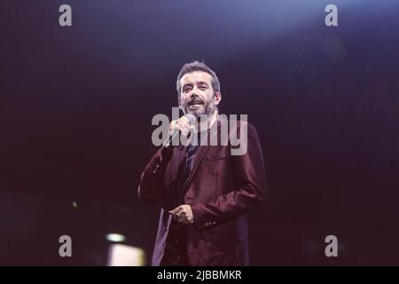 Rom, Italien. 27. Oktober 2019. Daniele Silvestri tritt im Palazzo dello Sport während seiner Tour „La Terra dal Vivo Sotto i Piedi“ auf. (Foto von Valeria Magri/SOPA Images/Sipa USA) Quelle: SIPA USA/Alamy Live News Stockfoto