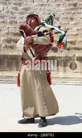 Jordanischer Bagpiper im Jerash's Southern Theatre Stockfoto